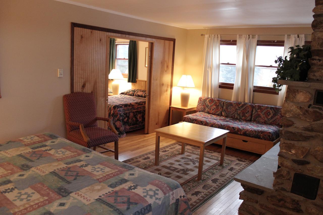 Nootka Lodge Woodsville エクステリア 写真
