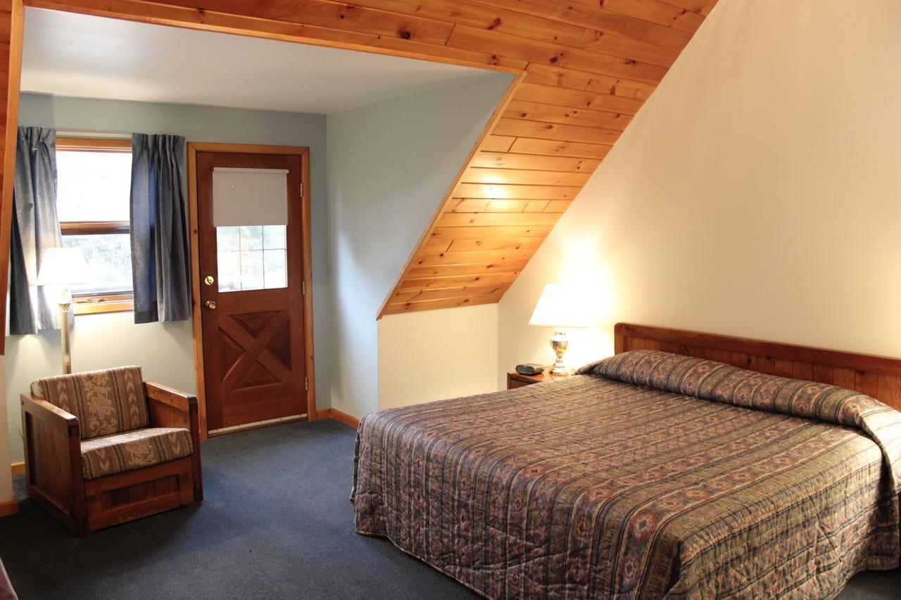 Nootka Lodge Woodsville エクステリア 写真