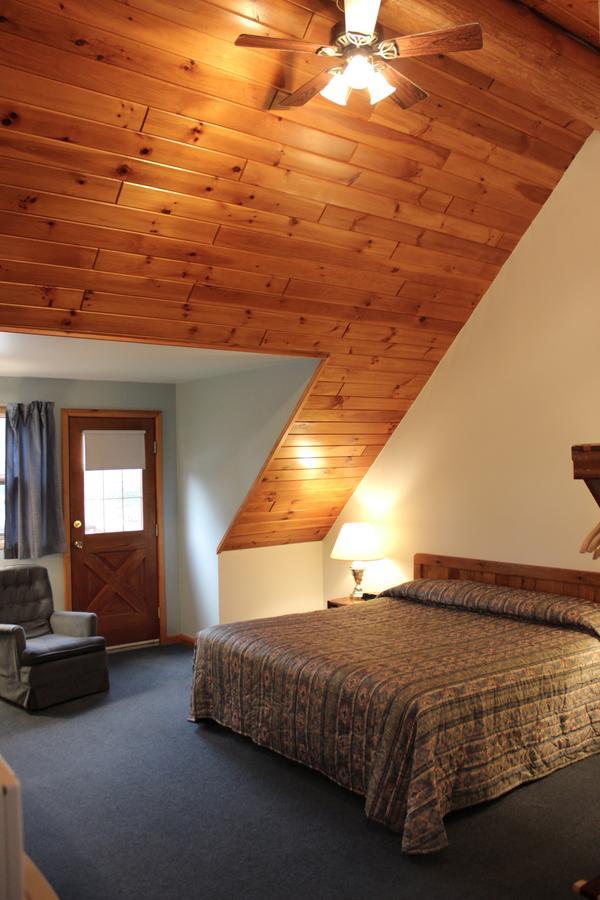 Nootka Lodge Woodsville エクステリア 写真