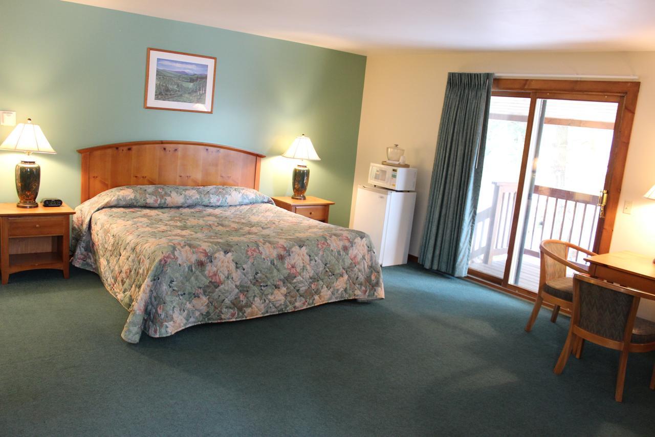 Nootka Lodge Woodsville エクステリア 写真