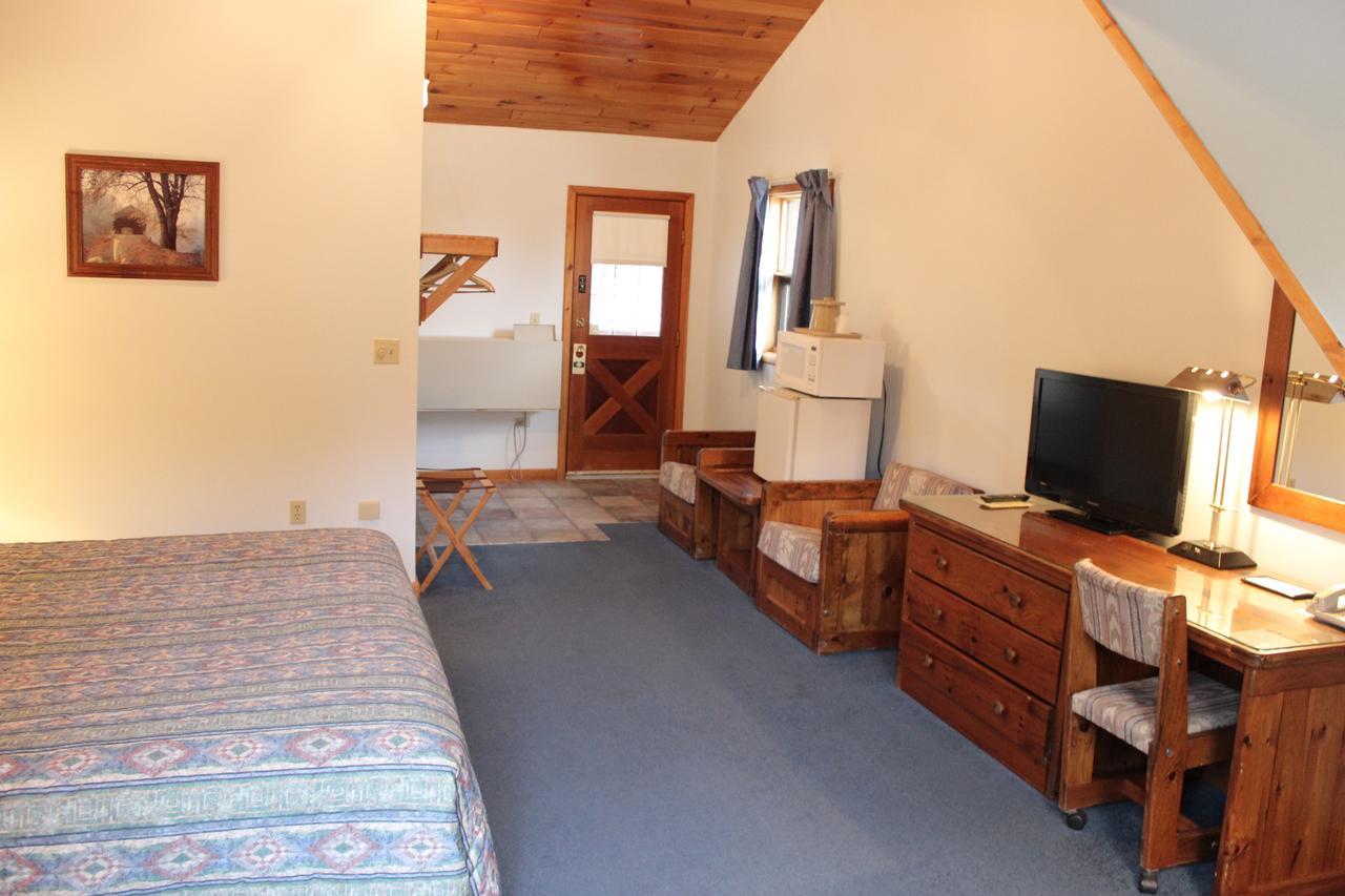 Nootka Lodge Woodsville エクステリア 写真