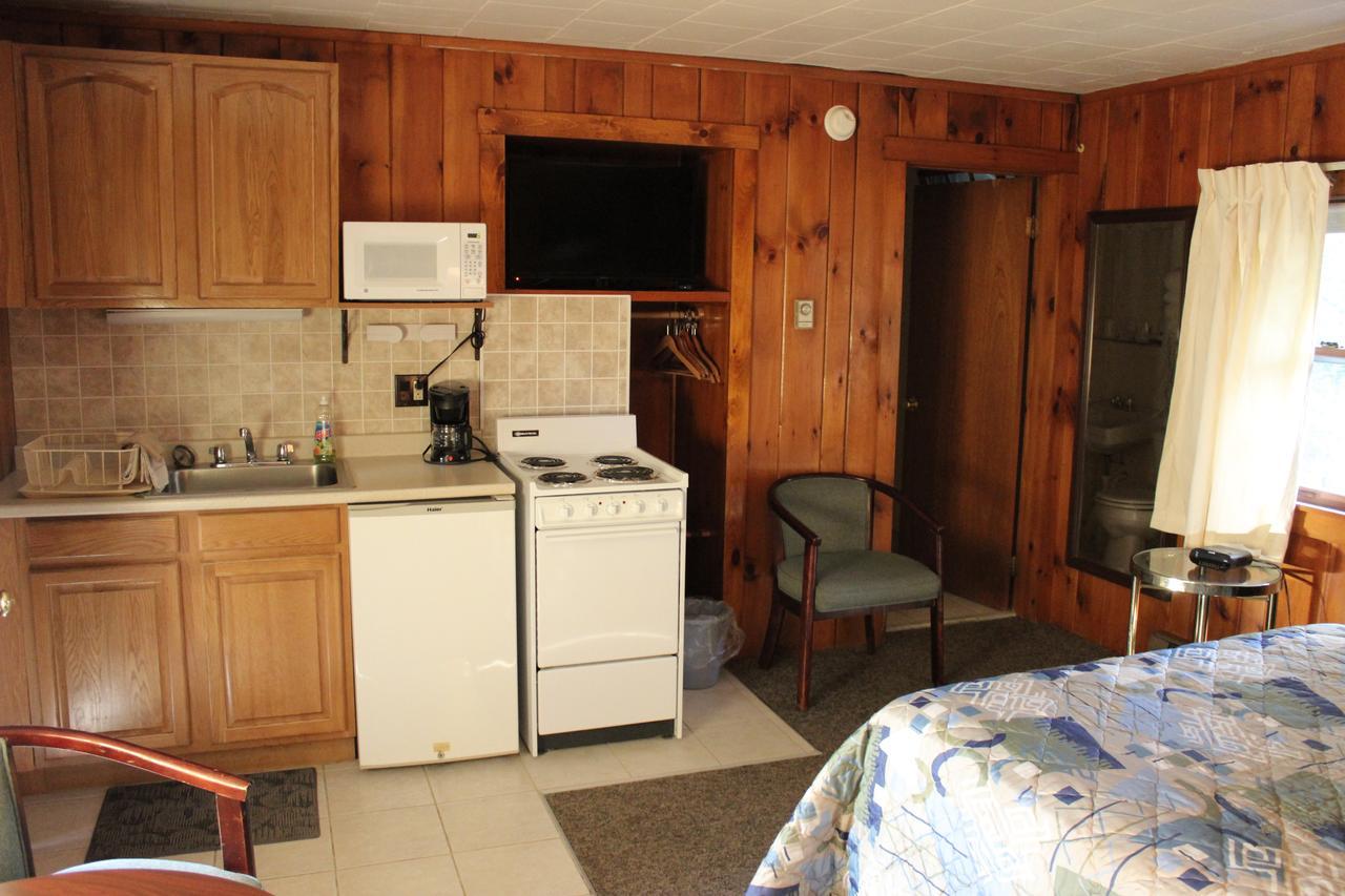 Nootka Lodge Woodsville エクステリア 写真