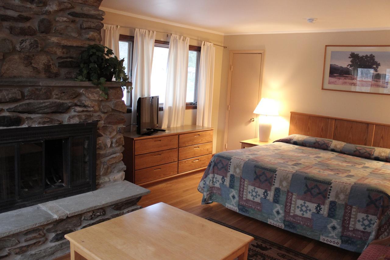 Nootka Lodge Woodsville エクステリア 写真