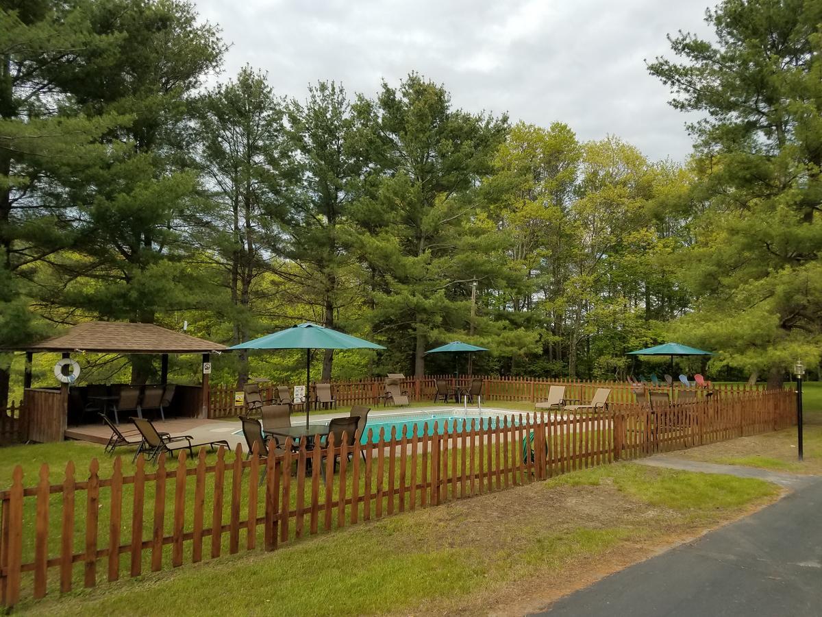 Nootka Lodge Woodsville エクステリア 写真