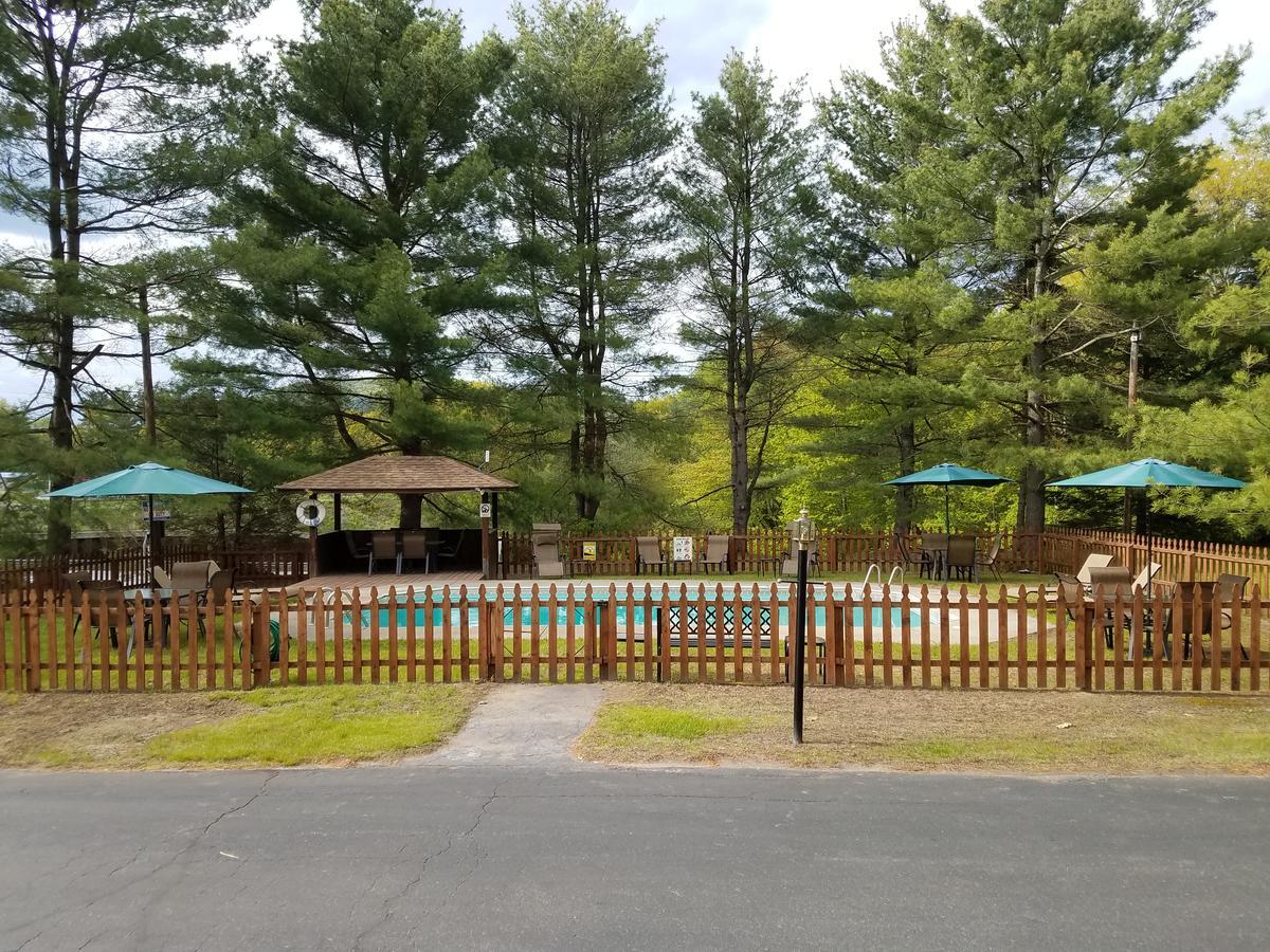 Nootka Lodge Woodsville エクステリア 写真